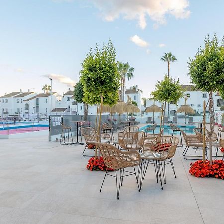 Residencia Deportiva Rozarossa Hotel Estepona Bagian luar foto