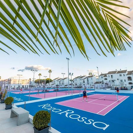 Residencia Deportiva Rozarossa Hotel Estepona Bagian luar foto