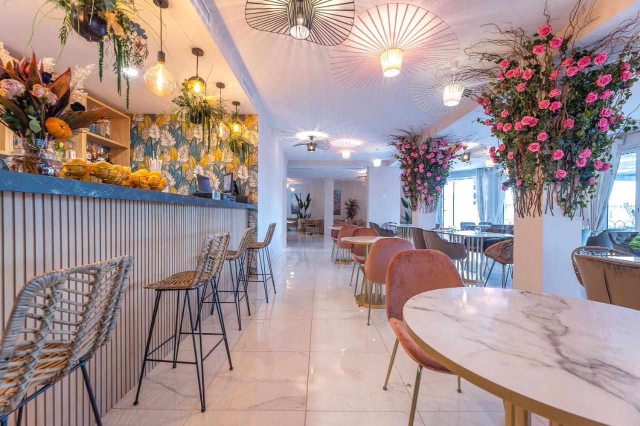 Residencia Deportiva Rozarossa Hotel Estepona Bagian luar foto