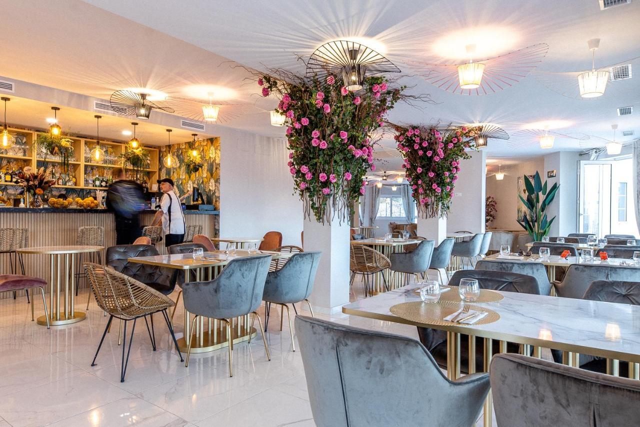 Residencia Deportiva Rozarossa Hotel Estepona Bagian luar foto