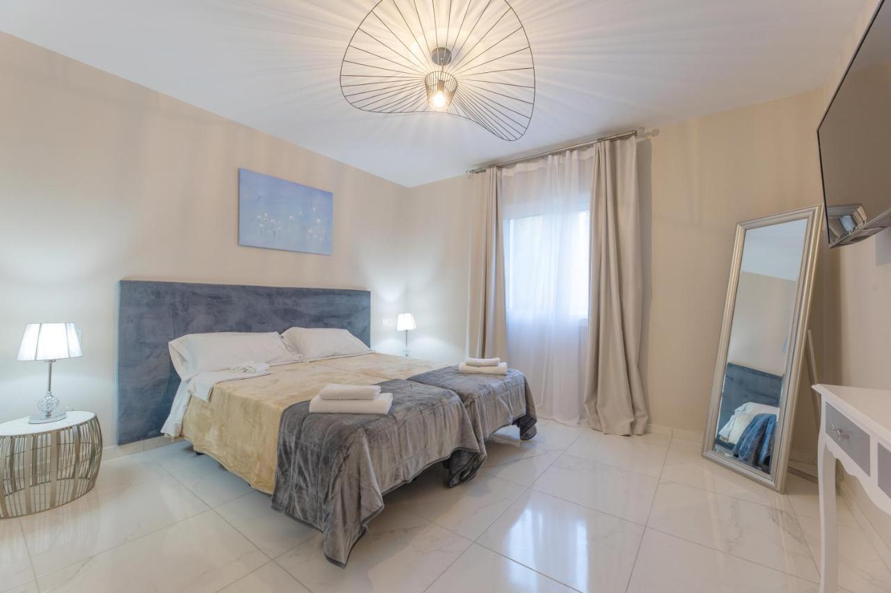 Residencia Deportiva Rozarossa Hotel Estepona Bagian luar foto