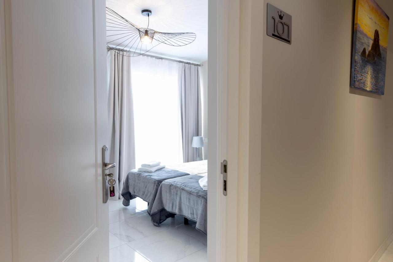 Residencia Deportiva Rozarossa Hotel Estepona Bagian luar foto