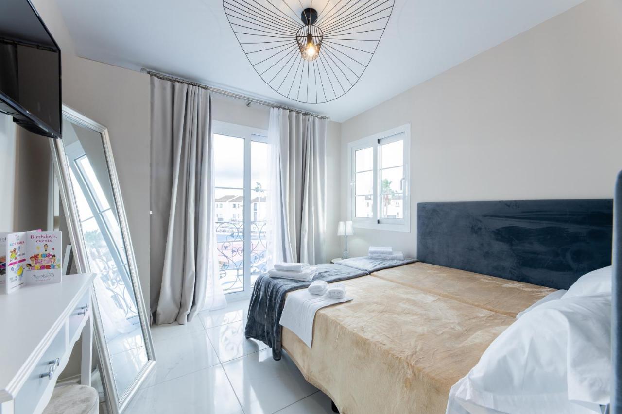 Residencia Deportiva Rozarossa Hotel Estepona Bagian luar foto