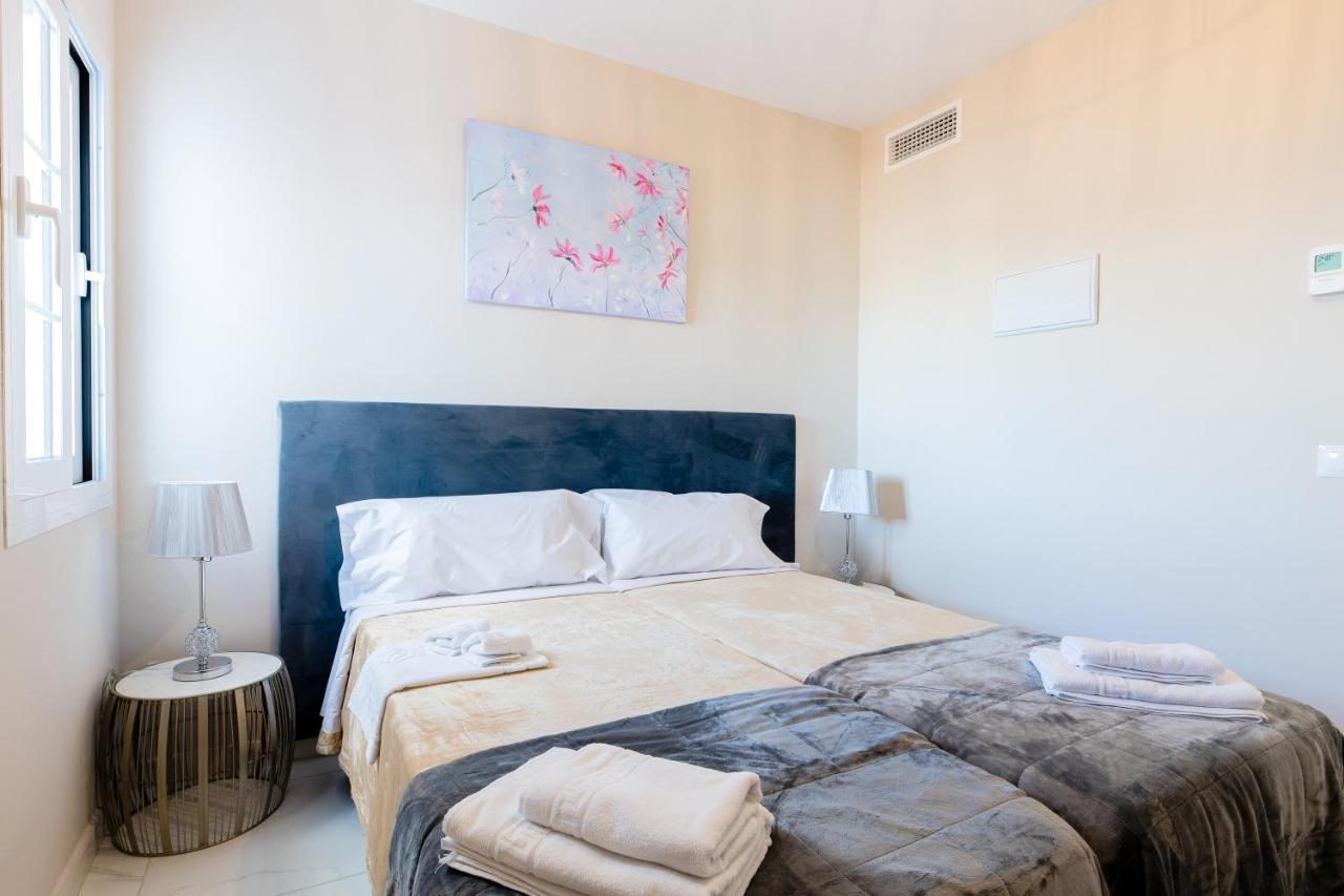 Residencia Deportiva Rozarossa Hotel Estepona Bagian luar foto